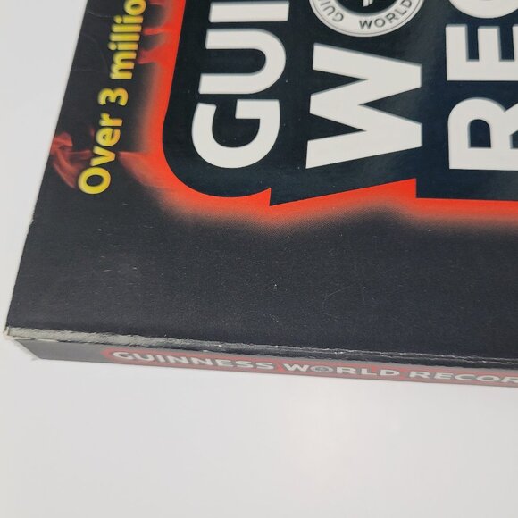 2015 Guinness World Records: Gamer's Edition - Paperback - Picture 6 of 8